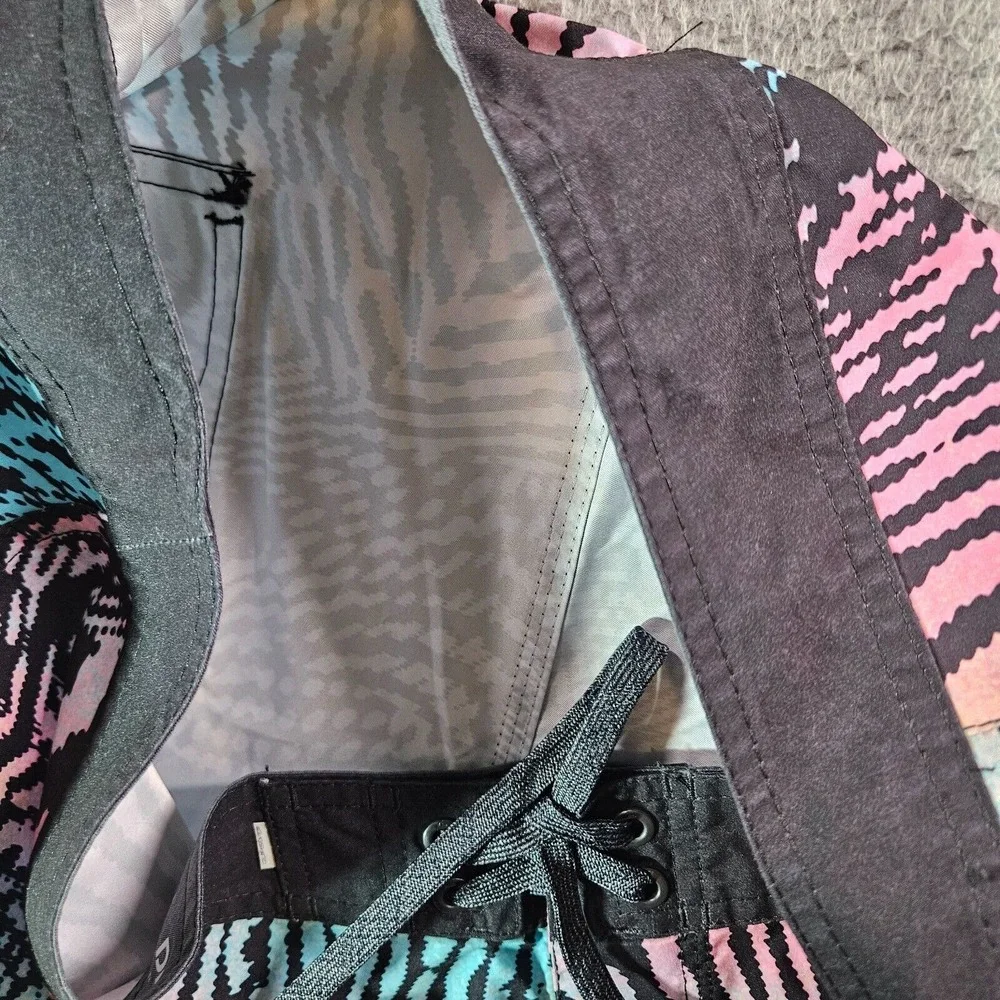 NWT Quiksilver Board Shorts Swim Trunks‎ Men 40 No Liner 20